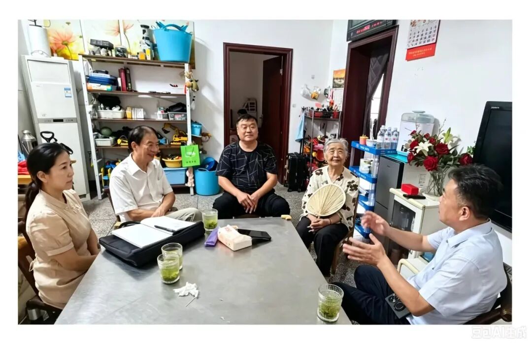 耀哥与宜都市委统战部副部长黄晶鑫,干部鲁玉梅在李新民家釆访座谈