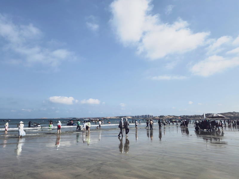 福建平潭岛国庆中秋假期迎来大量游客。人民网记者 杨虞波罗摄