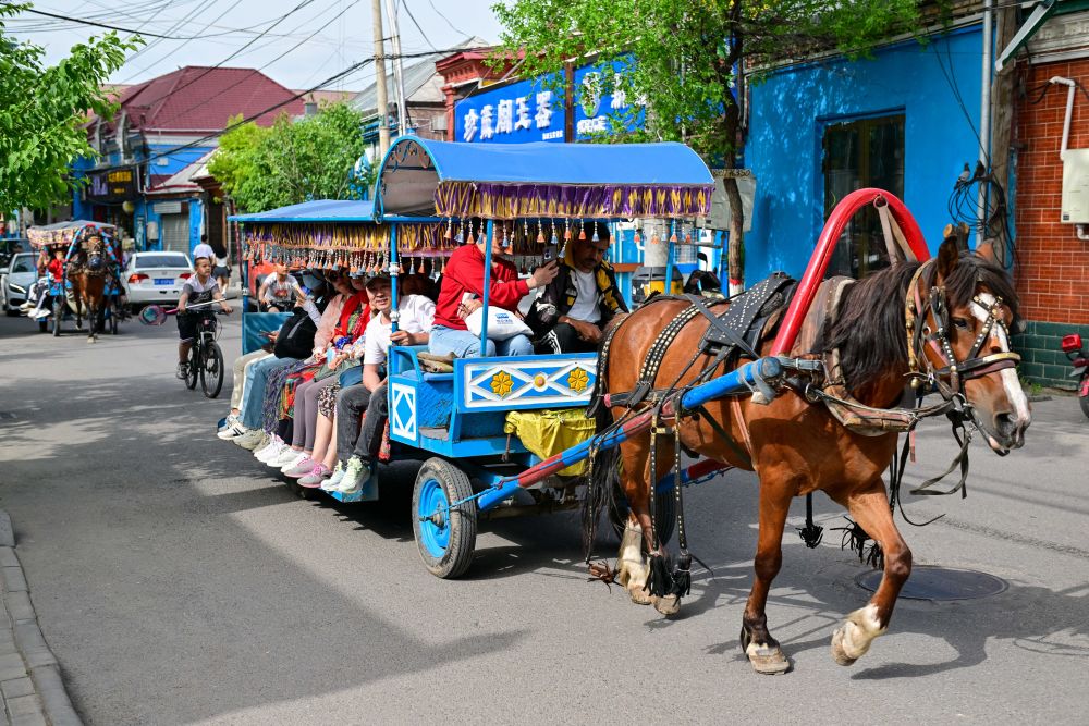 文旅融合让新疆伊宁老街区展现新面貌
